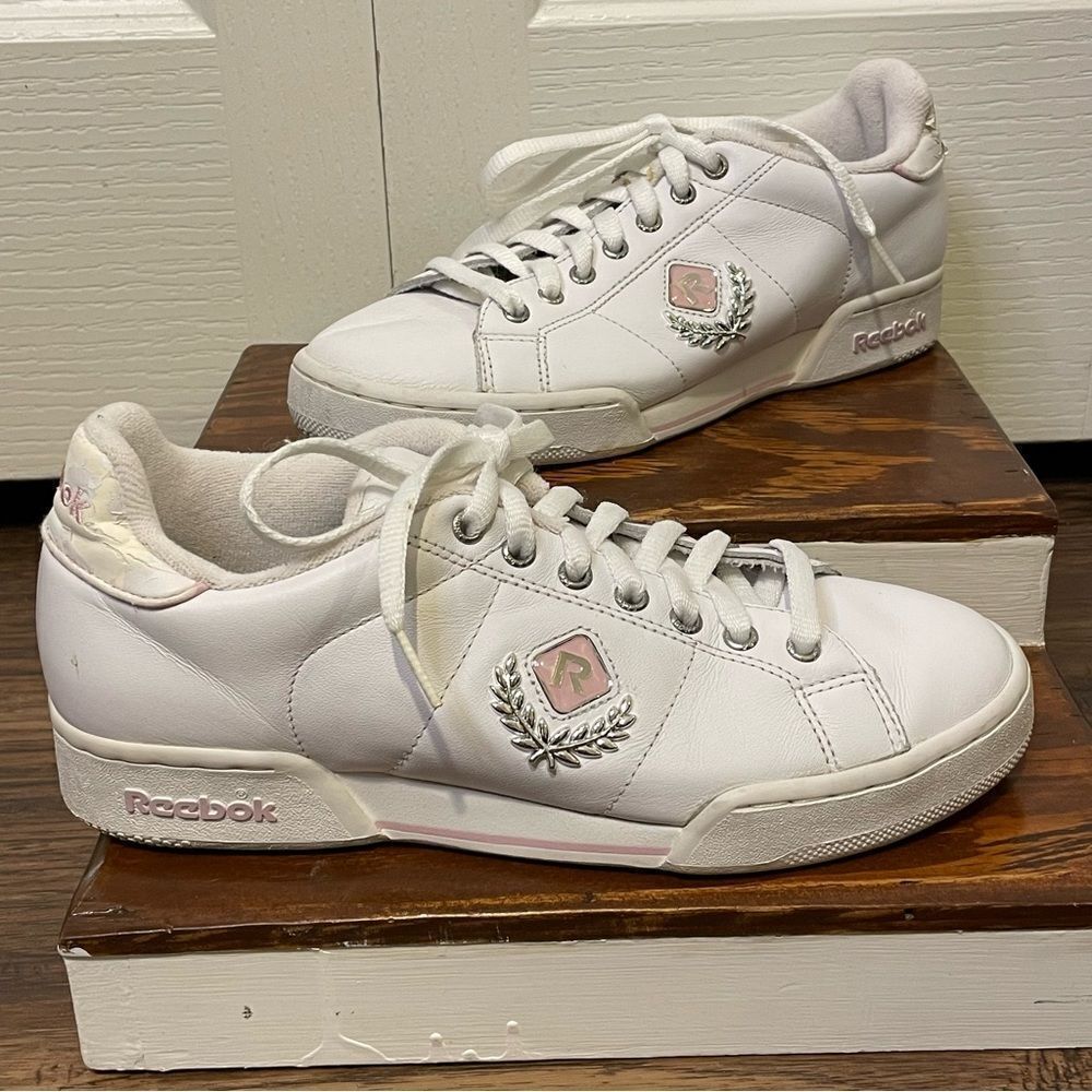 Vintage Reebok Crest Logo Lace Up SneakersβWhite With Pink Logo Size 6.5